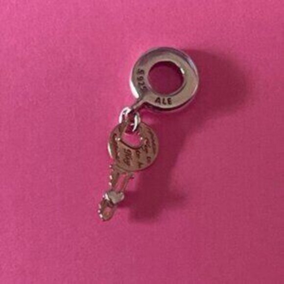 Pandora Two-tone key & Sliding Heart Dangle Charm - Picture 4 of 4